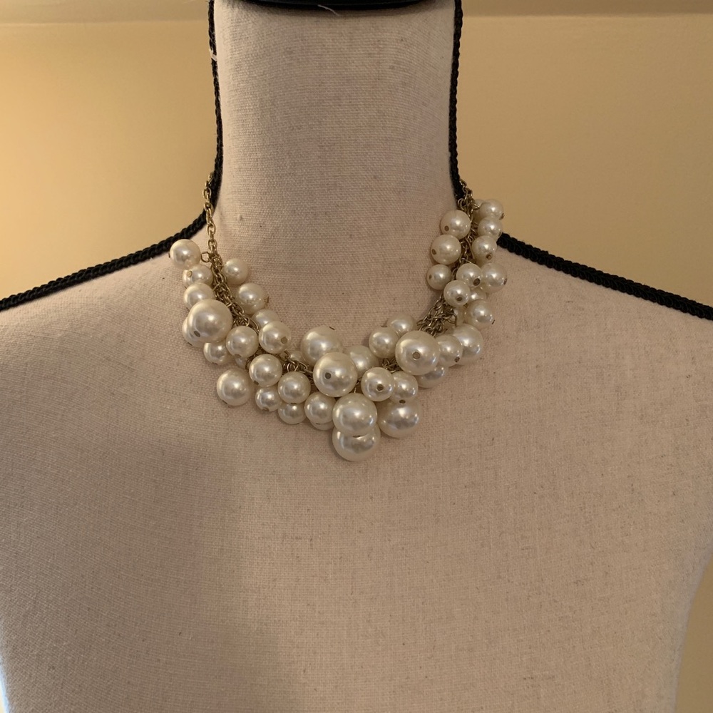Costume pearl necklace